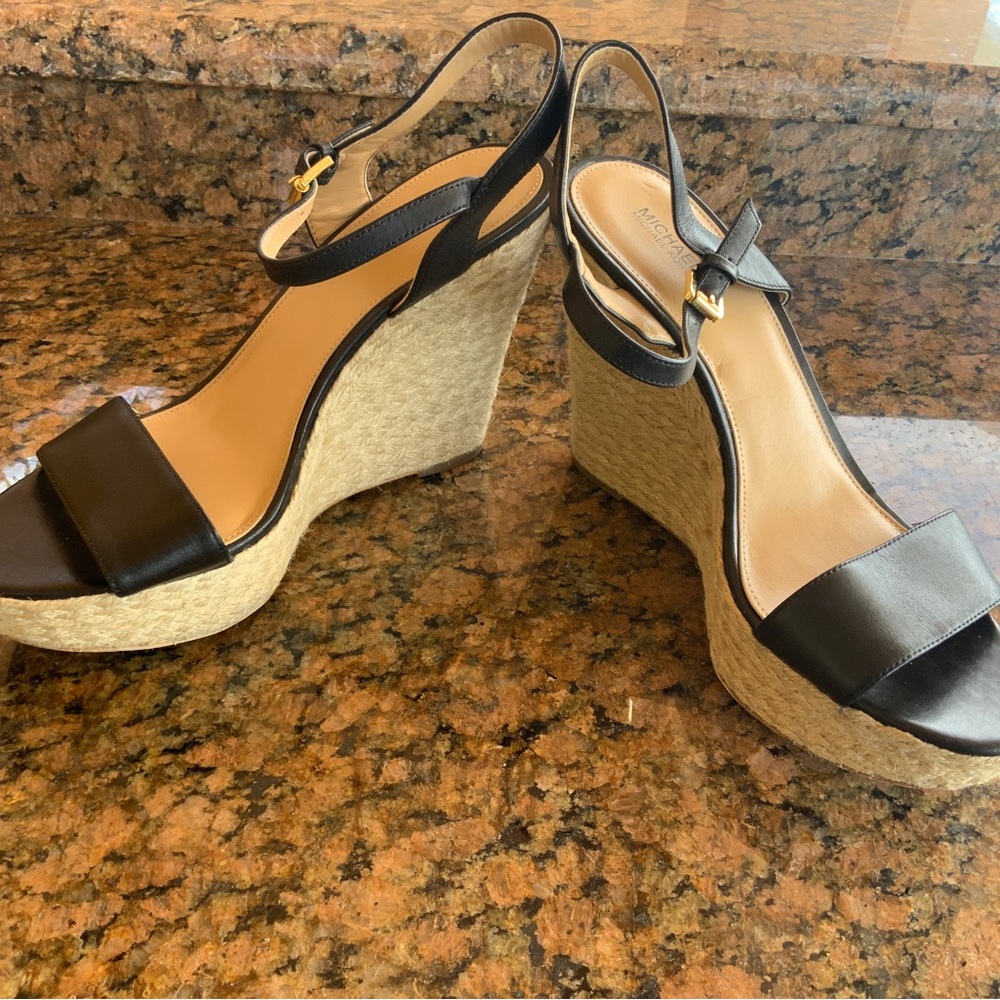 EUC Michael Kors Wedges 10 Black
